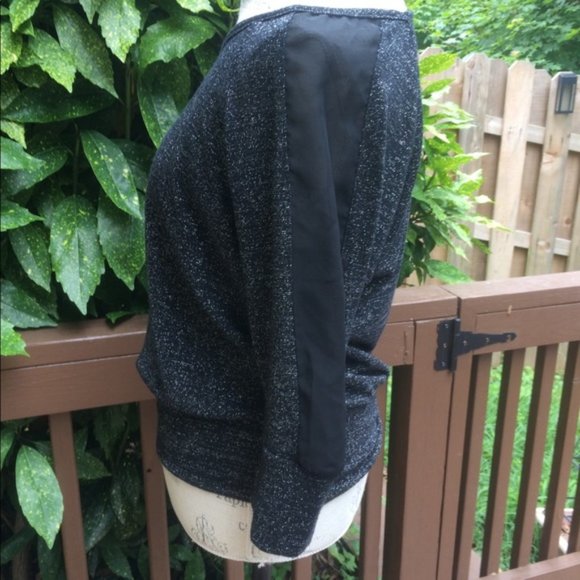 Black Top With Lots of Pizzazz! - Picture 3 of 6